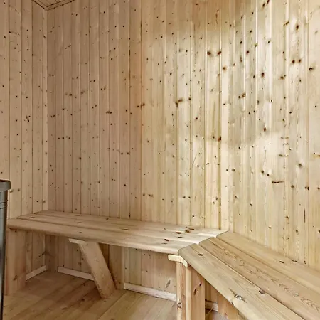 Holiday home 4 Bedroom Cozy In