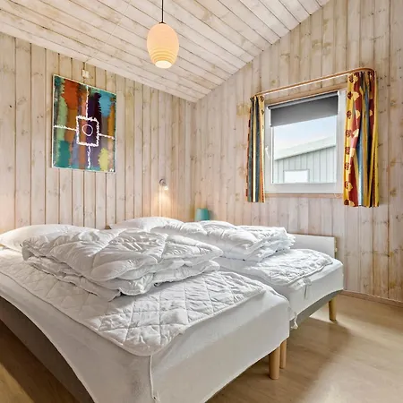 Holiday home 4 Bedroom Cozy In Ronde
